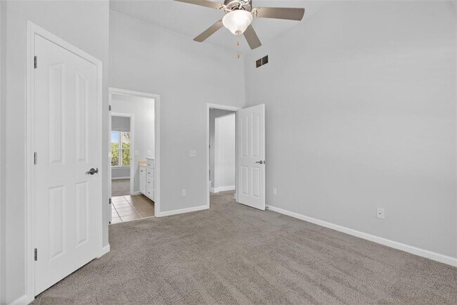 Building Photo - 4537 Grandview Pkwy