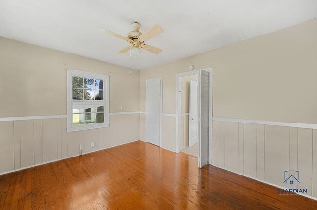 Building Photo - 2 bed 1 bath