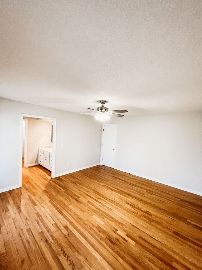 Building Photo - Southwest Springfield - Kickapoo High