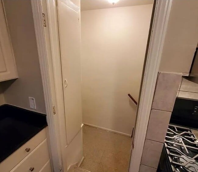 Building Photo - Welcome Home!!!  Oak Park 3 bedroom brick ranch