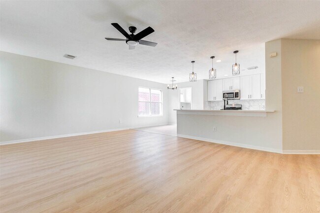 Building Photo - 5318 Cilantro Ln