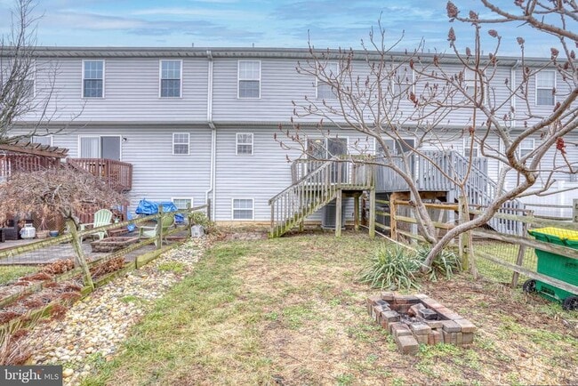 Building Photo - 407 Champs Ln