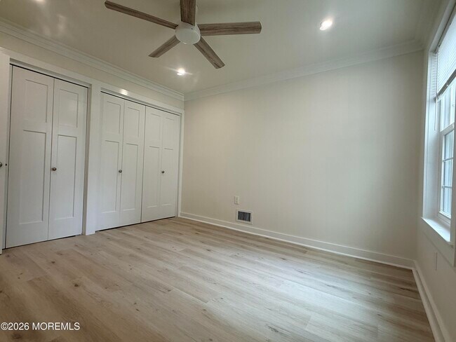 Building Photo - 15 Lindsey Cir