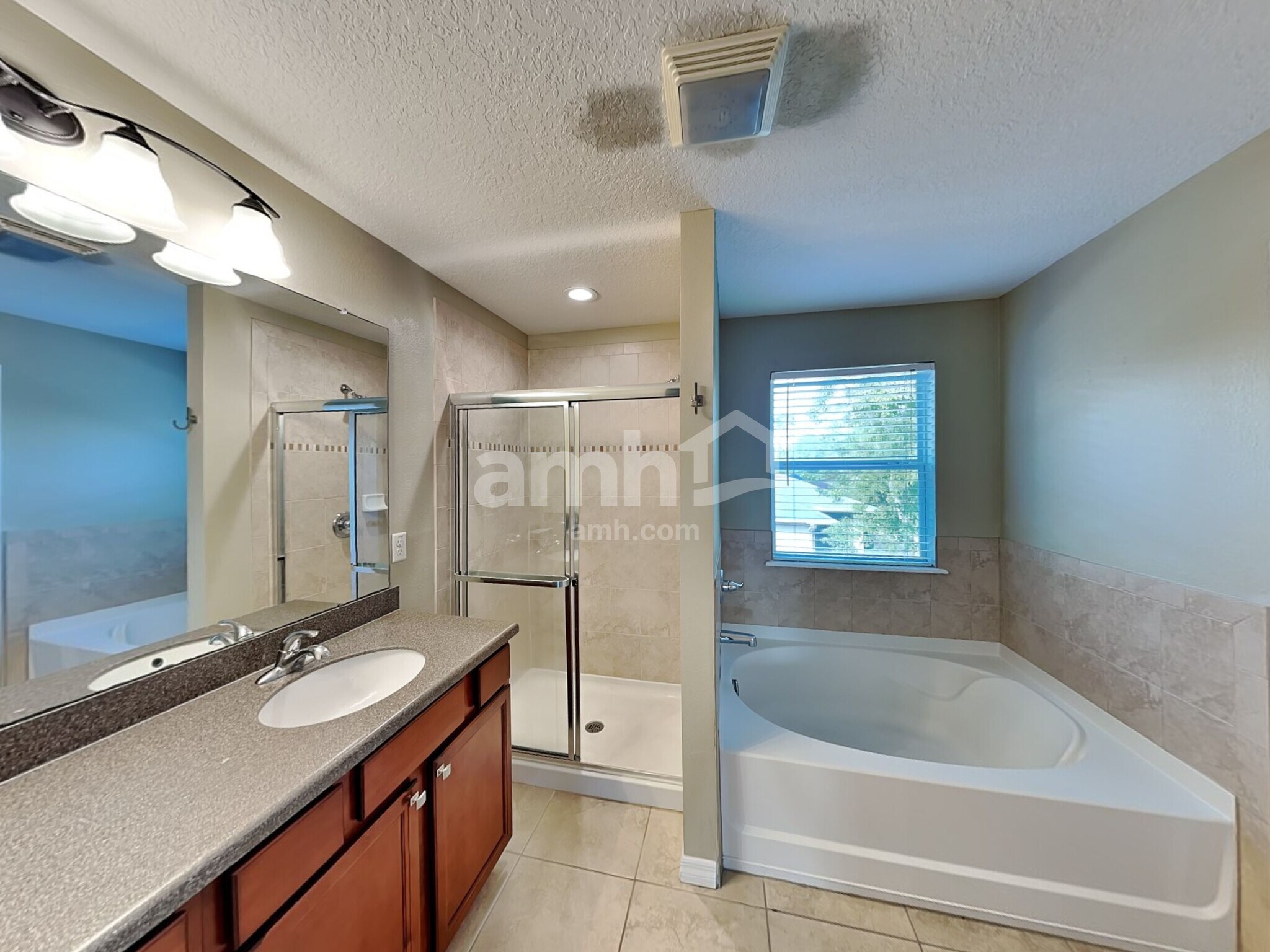 Building Photo - 5654 Aaron Ct