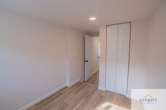 Building Photo - 1911 Eastern Ave