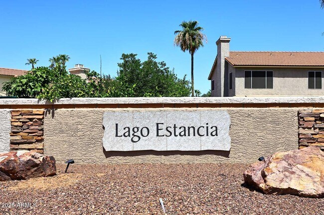 Building Photo - 359 W Brisa Dr