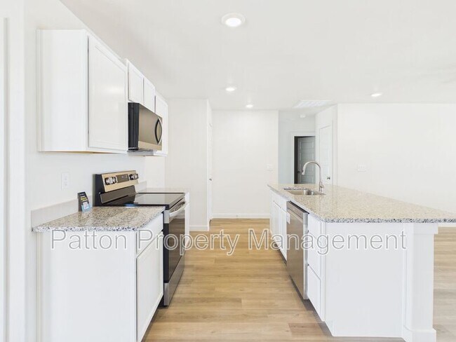 Building Photo - 2801 Ranch House Rd