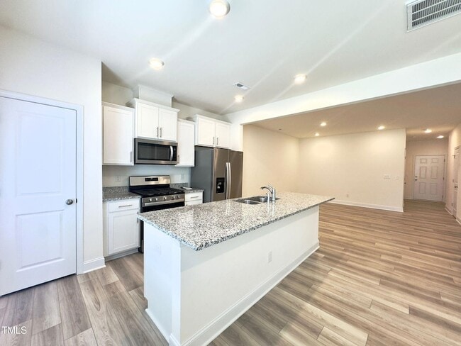 Building Photo - 23 Bibury Wy