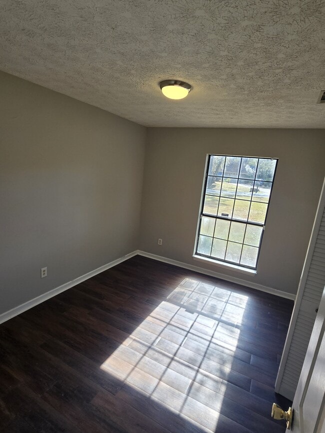 Building Photo - 448 Floyd Cir