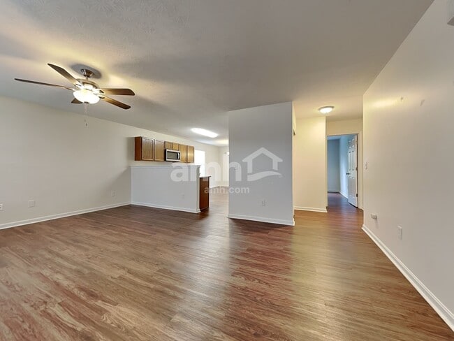 Building Photo - 2555 Samantha Dr