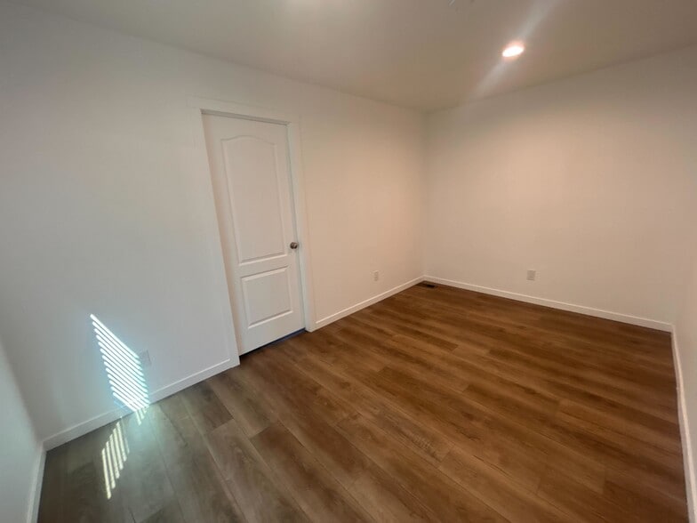 Building Photo - 2627 S Lamb Blvd