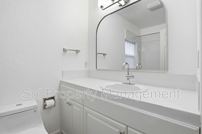 Building Photo - 2625 Howe St