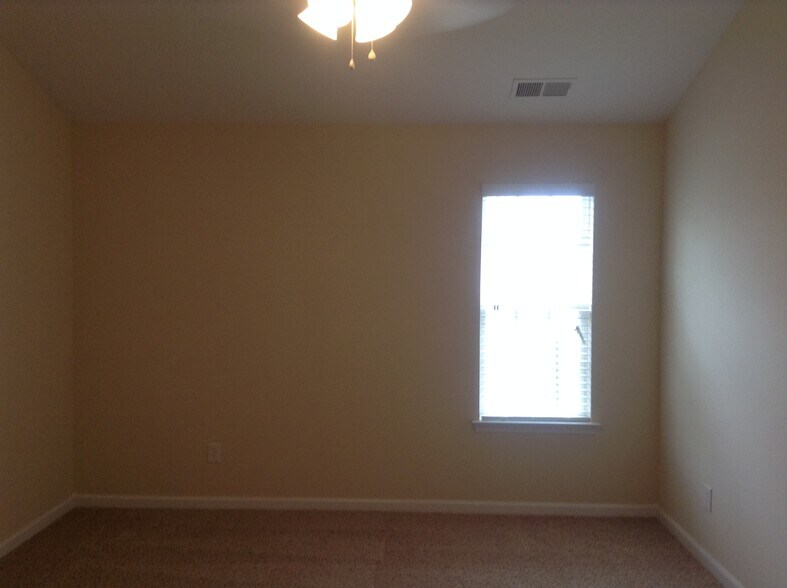 Building Photo - 139 Ashmont Dr