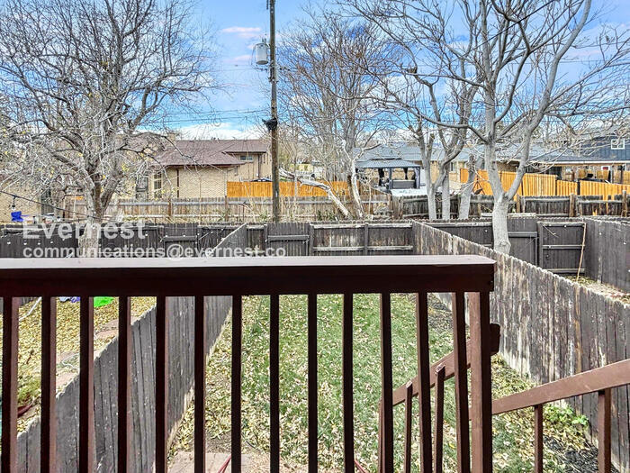 Building Photo - 1613 Depew St