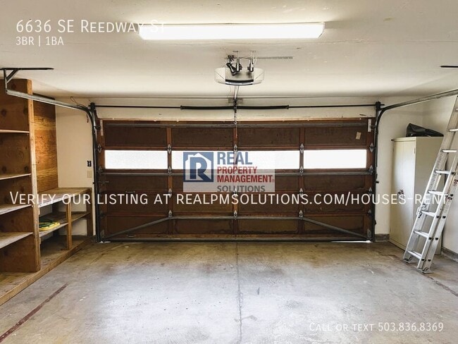 Building Photo - 6636 SE Reedway St