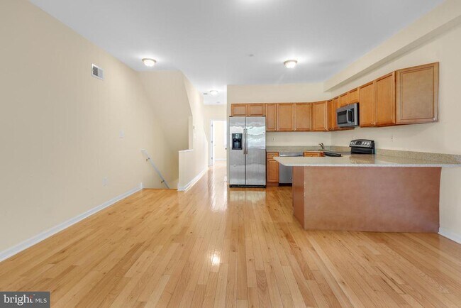 Building Photo - 2464 Frankford Ave