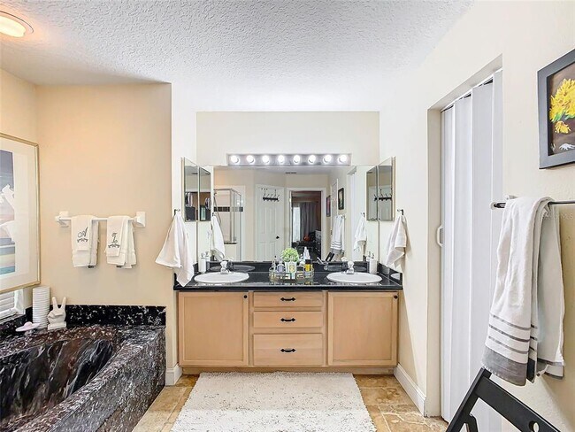 Building Photo - 6602 Imperial Oak Ln