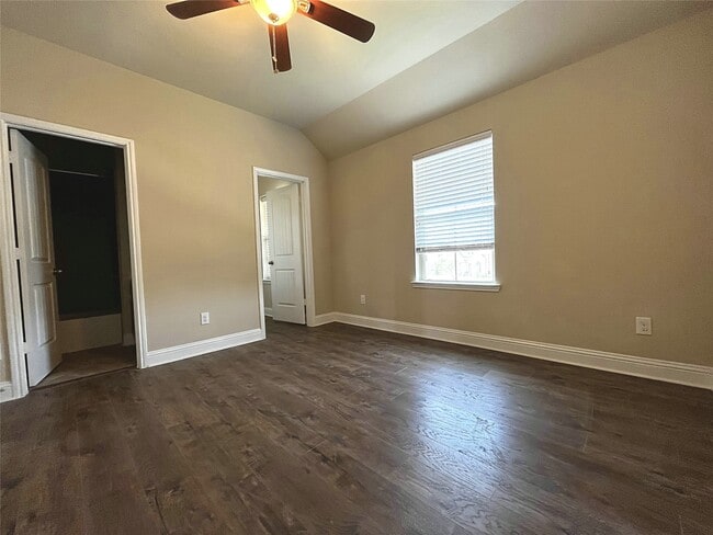 Building Photo - 307 Maverick Run Ct