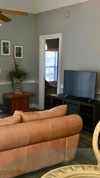 Building Photo - 4291 Hibiscus Dr