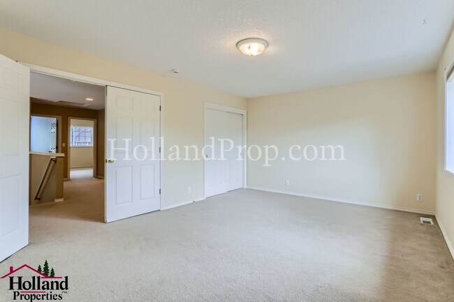 Building Photo - 1612 NE Parkside Dr