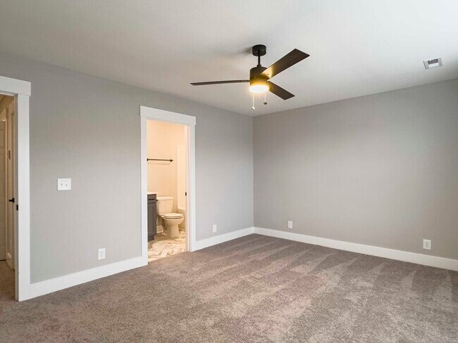 Building Photo - 406 Jonathan Wade Cir