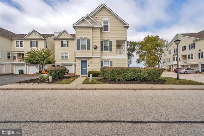 Building Photo - 5606 Riverfront Dr