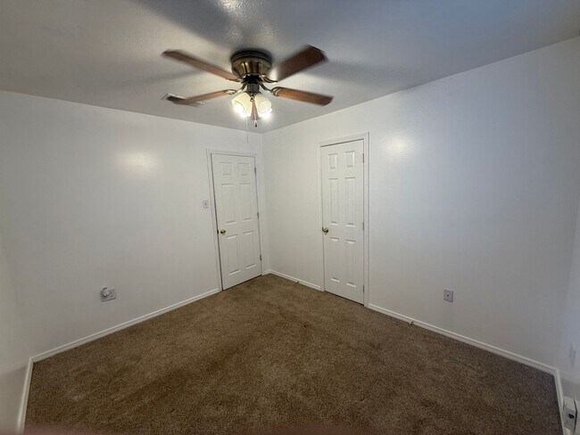 Building Photo - 3BD 1.5BA Single Home in Stevendale Heights Subdivision