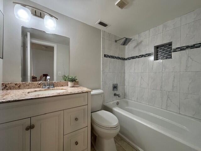 Building Photo - 21905 Lake Forest Cir