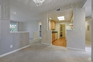 Building Photo - 617 Arcadia Ter