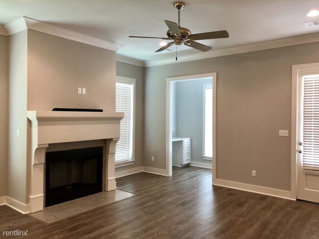 Building Photo - 3 br, 2 bath House - Dutchtown Meadows