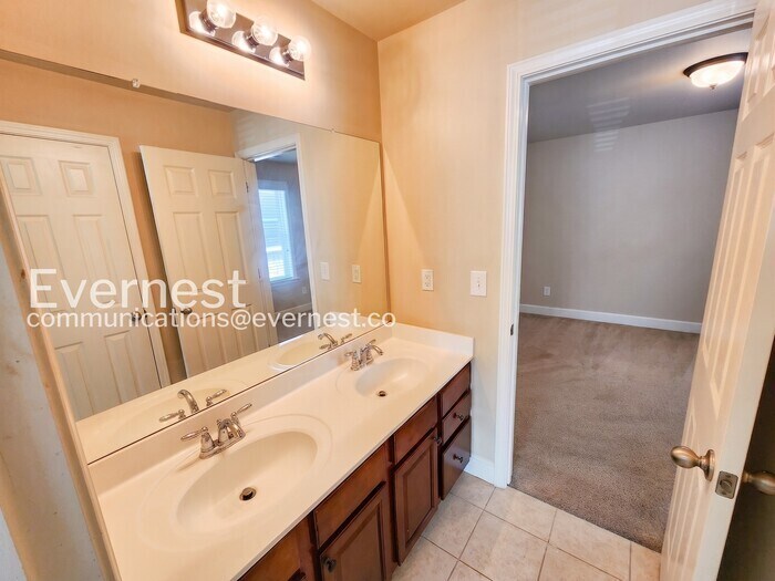 Building Photo - 1656 Danbury Parc Pl