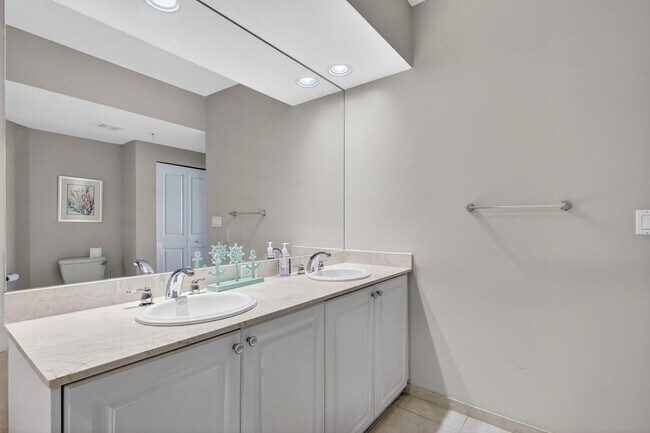 Building Photo - 415 NW Flagler Ave