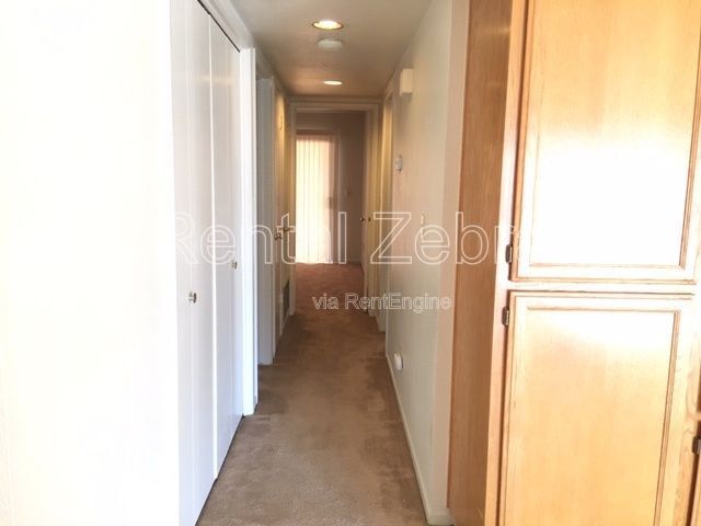 Building Photo - 3068 W Queens Cir