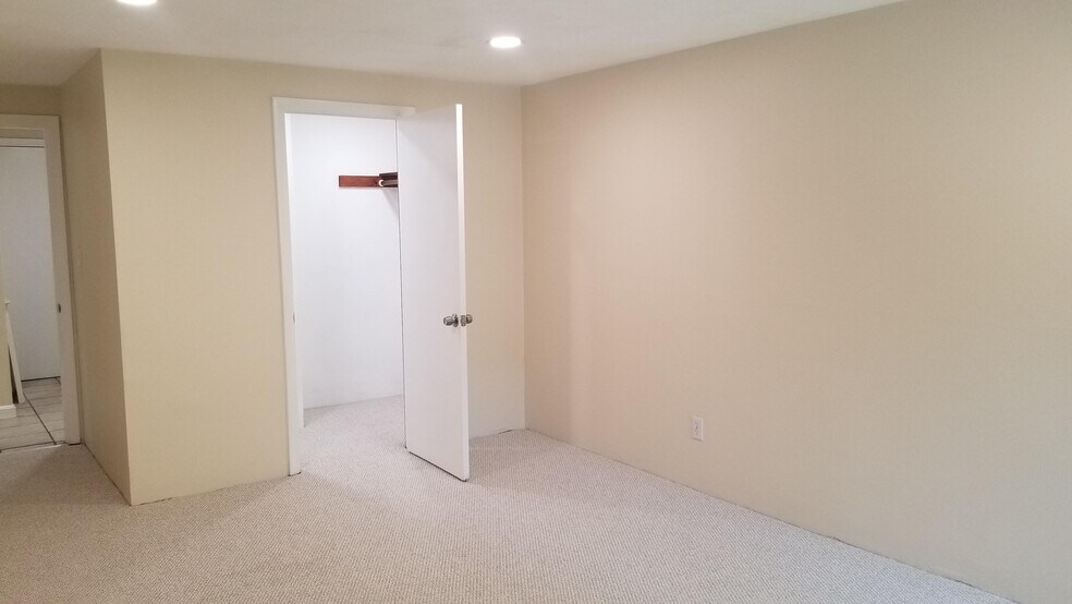 Walk-in Closet Bedroom 2 - 29 Harvard Ave