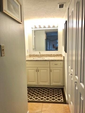 Building Photo - 5150 Willow Links