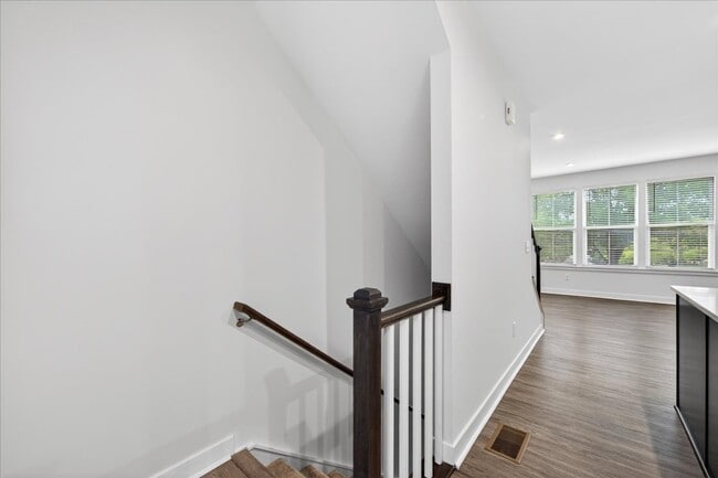 Building Photo - 530 Billingsley Rd