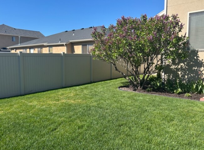 Building Photo - Spacious 6-Bedroom Home – Lehi, Saddle Ridge Community