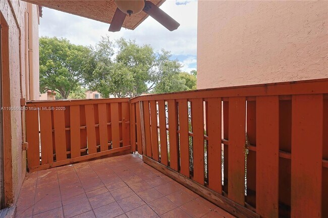 Building Photo - 7230 Fairway Dr