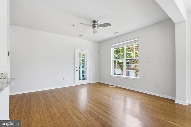Building Photo - 6495 Tayack Pl