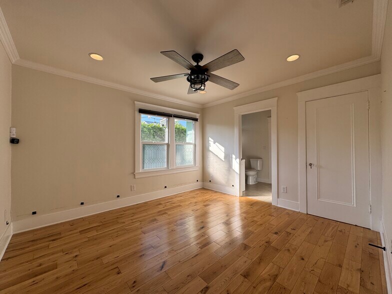 Building Photo - 1763 W 39th St