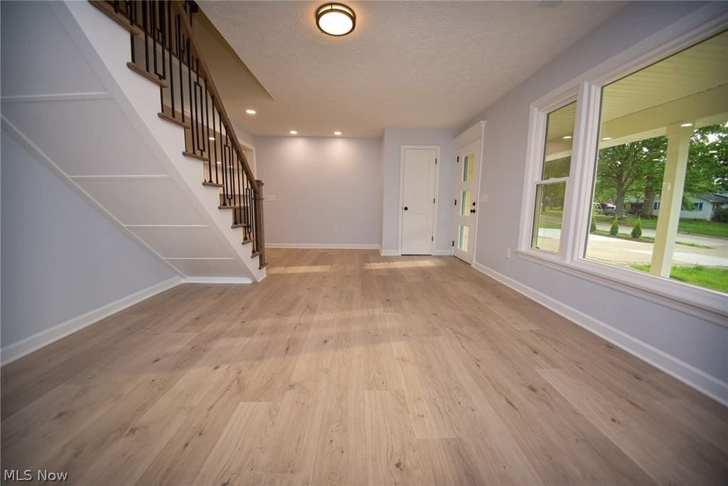 Building Photo - 263 Cardinal Dr