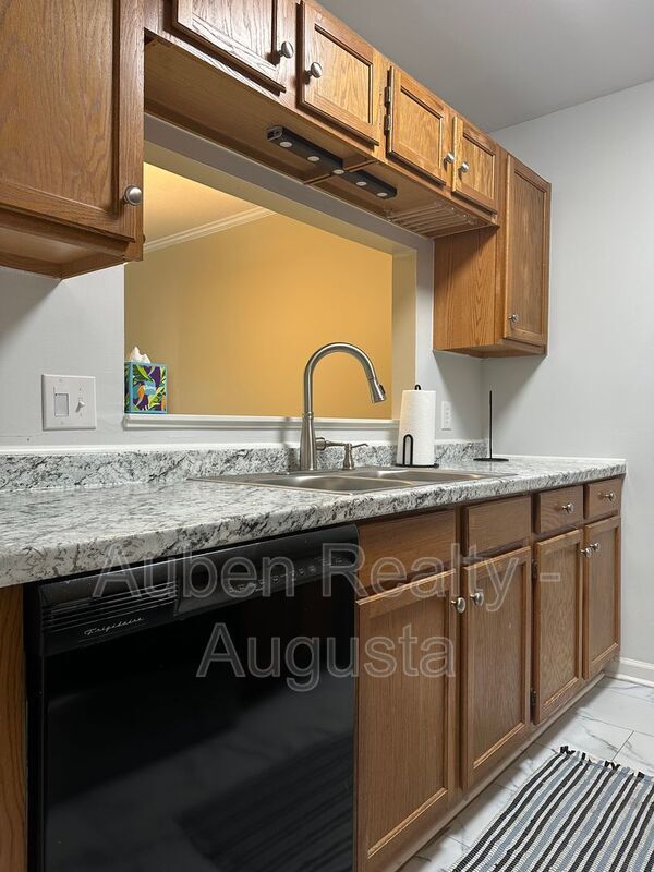Building Photo - 204 1/2 W Buena Vista Drive