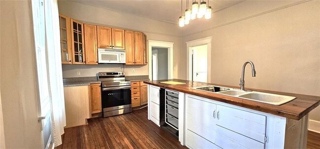 Building Photo - 1047 Ridge Ave