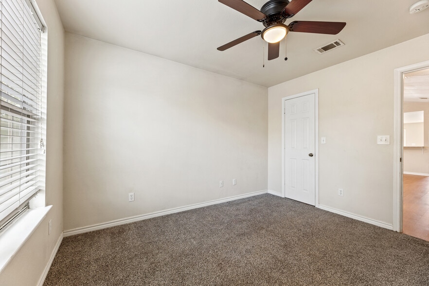Building Photo - 100 Sendero Dr