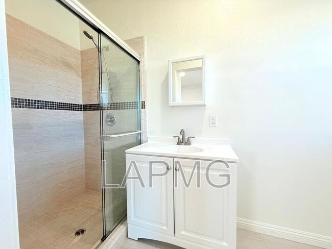 Building Photo - 1536 4th Ave