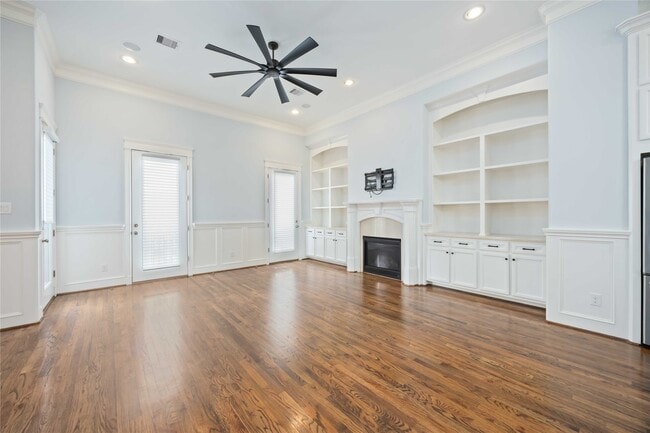 Building Photo - 609 Rutland St