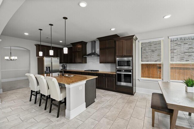 Building Photo - 508 Hidden Creek Way