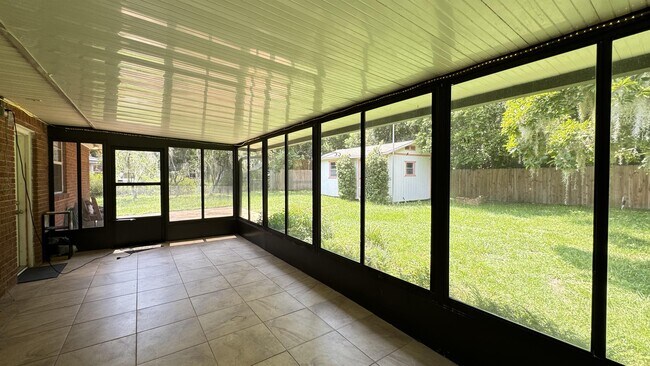Building Photo - 5051 Thorden Rd