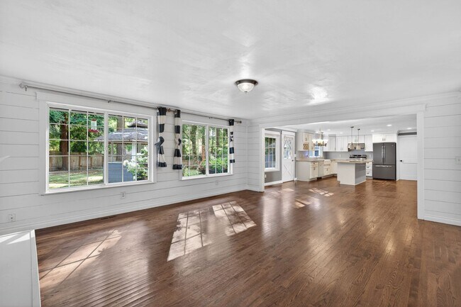 Building Photo - The Ultimate Gig Harbor Retreat!