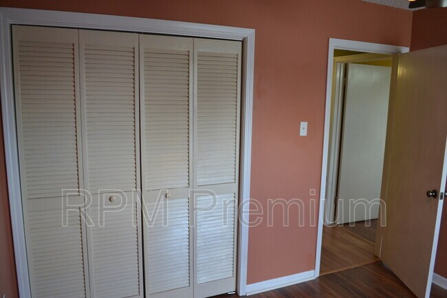 Building Photo - 2136 S Flannery Rd